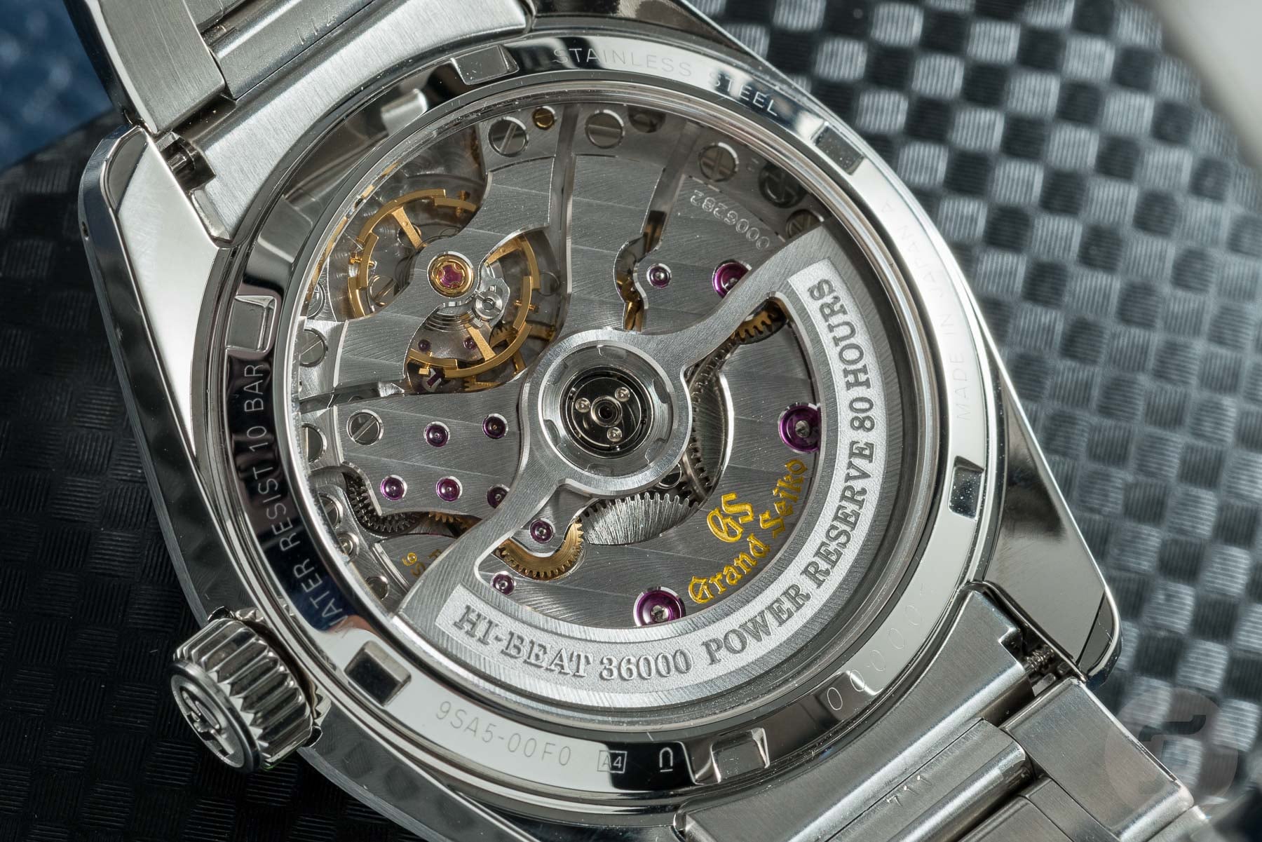 9SA5 movement inside Grand Seiko SLGH013