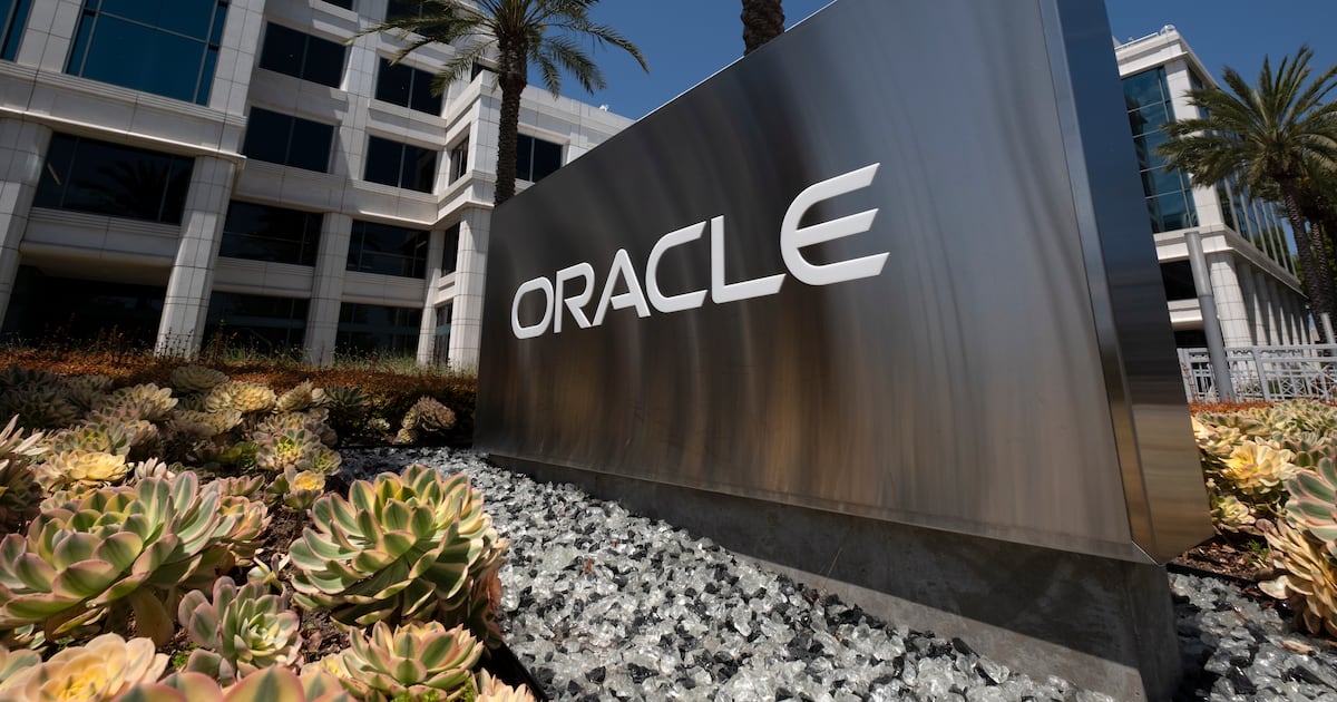 Artificial intelligence: Oracle shares slide amid cost concern