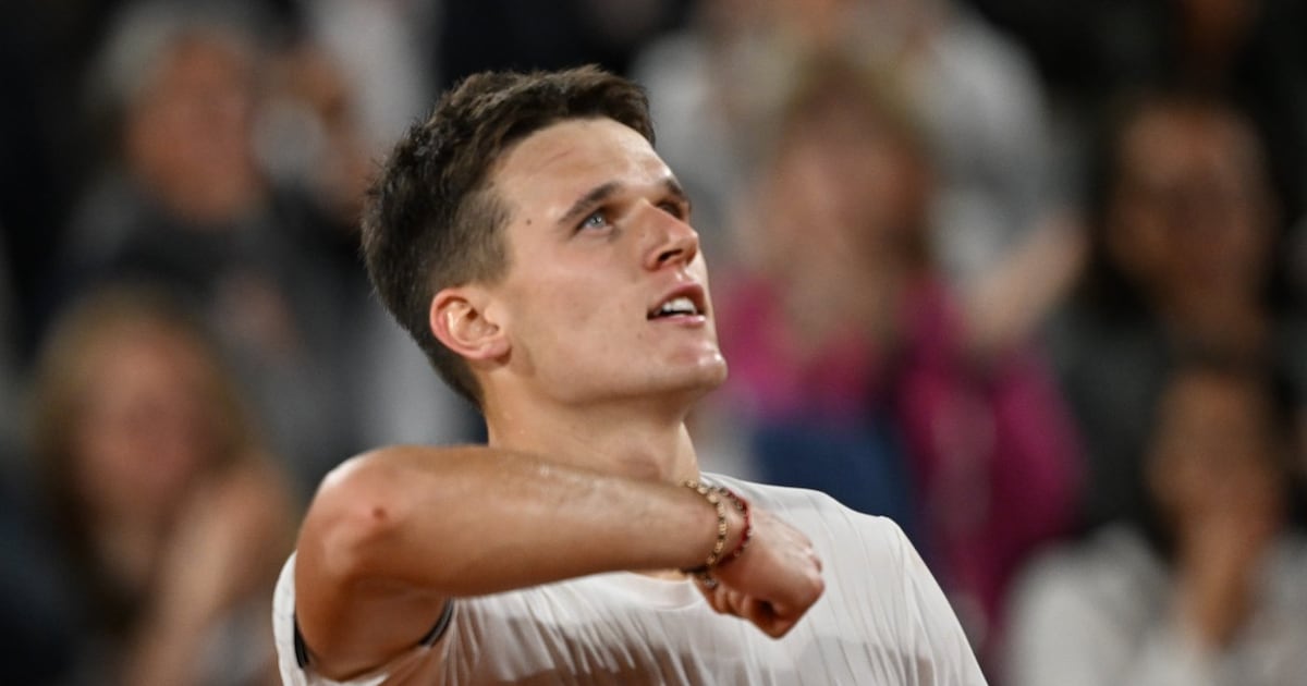 Jakub Mensik goes from cramps and wheelchair to spot in Roland-Garros semifinals