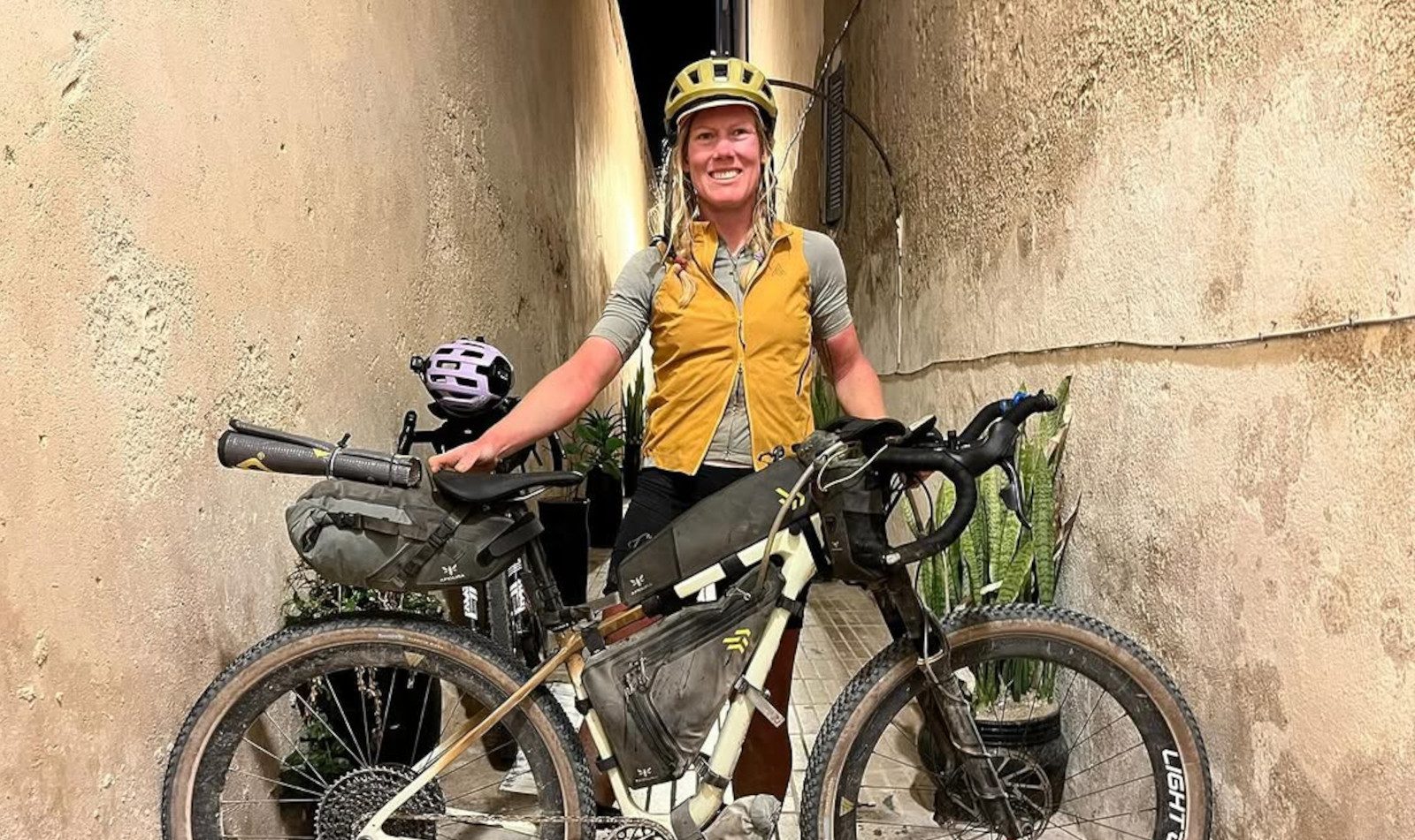 Meaghan Hackinen shatters Tour Divide record