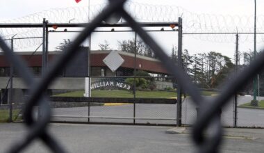 Convicted murderer serving life sentence escapes B.C. prison