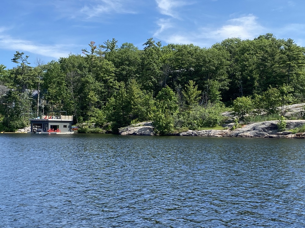 UPDATE: POLICE CLARIFY LAST NIGHT’S GRAVENHURST DROWNING VICTIM WAS BRAMPTON MAN, 28, WHO WAS JUMPING OFF CLIFFS AT UNGERMAN PARK