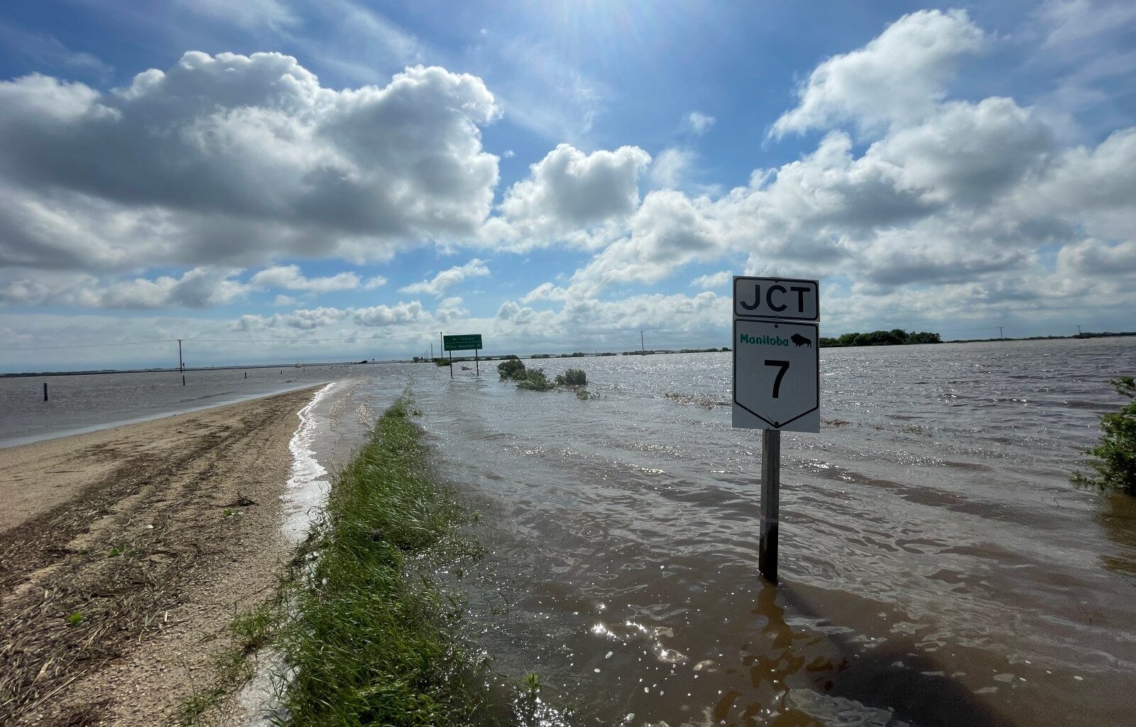 Storm knocks out power to thousands of Manitobans, spawns tornado, widespread damage – Winnipeg Free Press