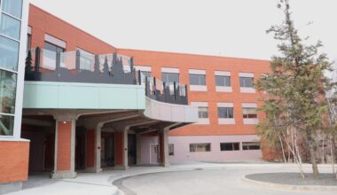 Health authority giving away seeds for Łıwegǫ̀atì building anniversary
