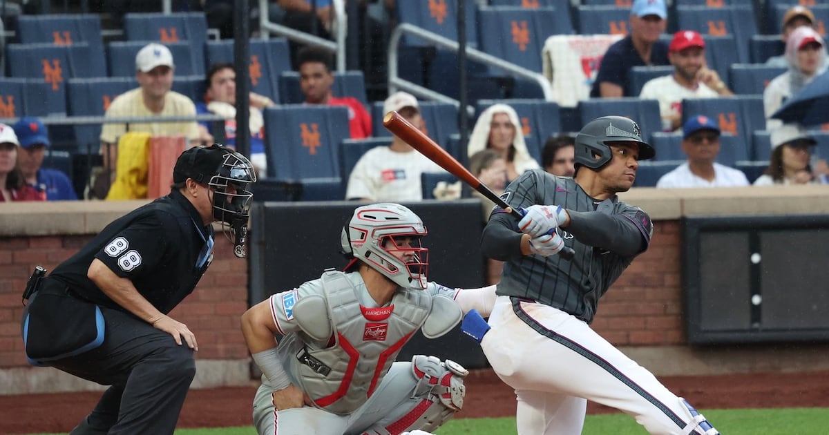 Triples by Lindor, Soto lead New York Mets past Philadelphia Phillies to snap seven-game skid and give Green first win