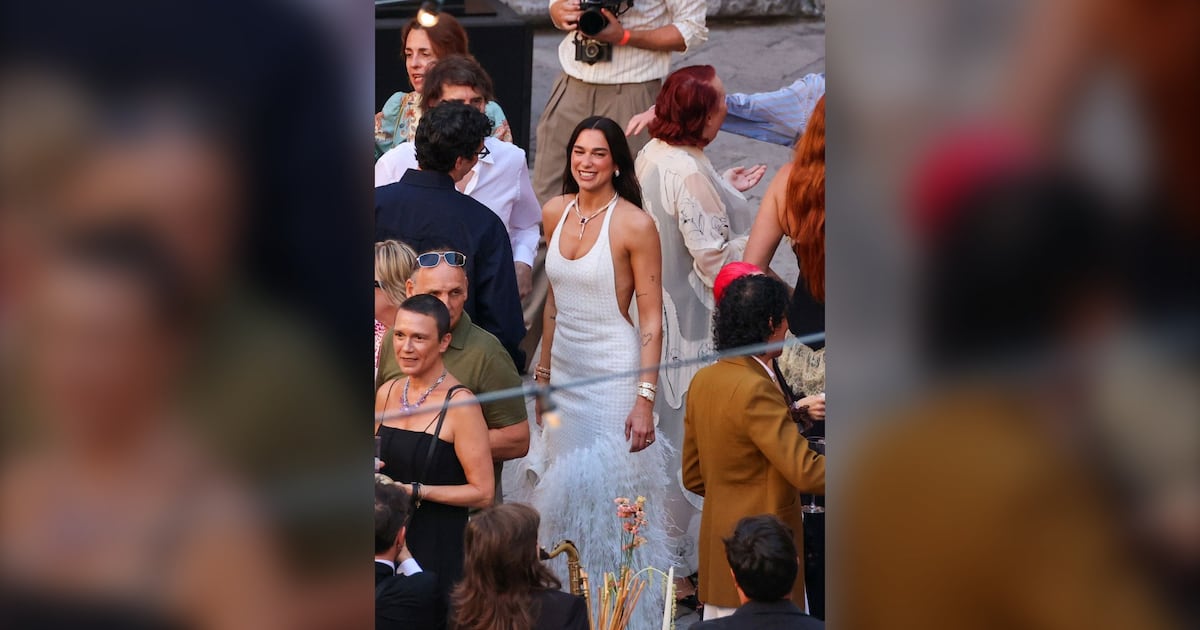 Dua Lipa and Callum Turner throw a big Italian wedding - CTV News