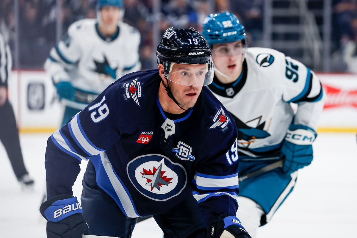 Toews ends NHL career as a Winnipeg Jet
