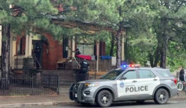 Man stabbed in Toronto's west end, suspect at-large