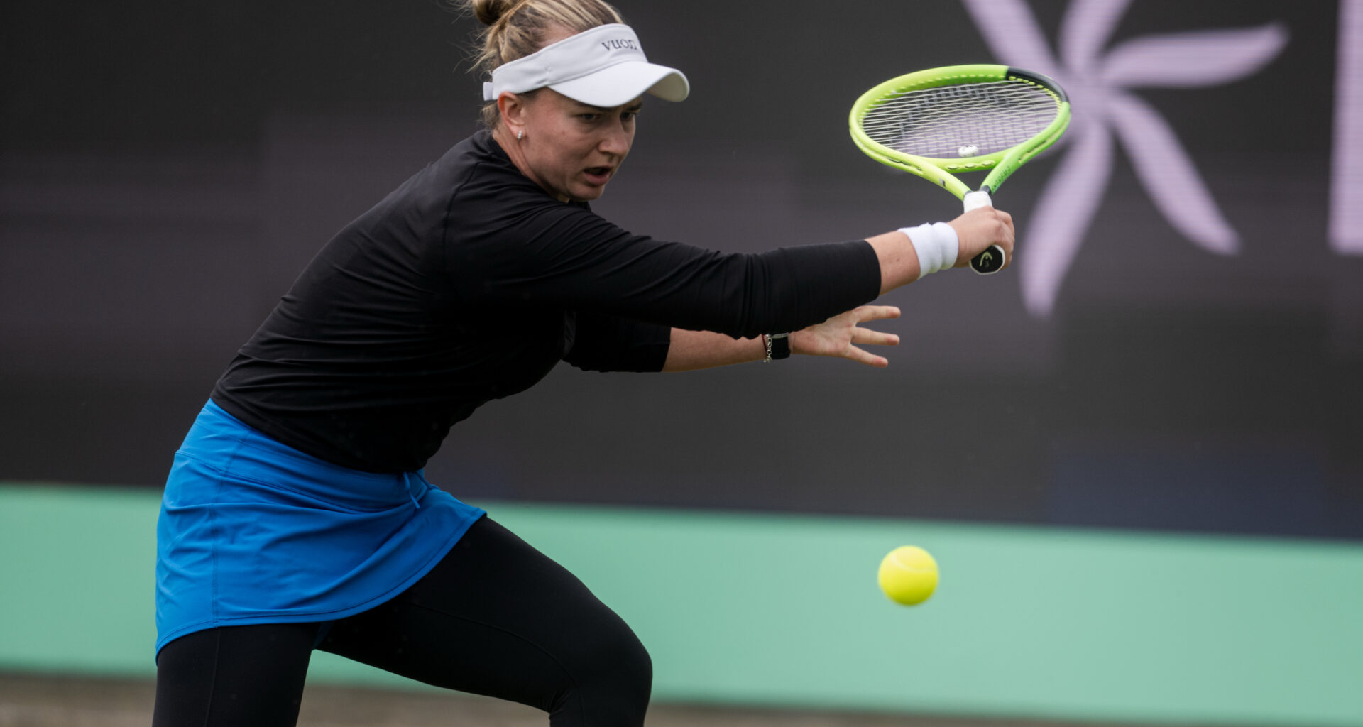 Krejcikova cruises into first semifinal since 2024 in 's-Hertogenbosch