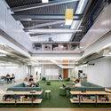 Courtesy of KoningEizenberg Architecture Malibu High School / KoningEizenberg Architecture - Interior Photography, Chair