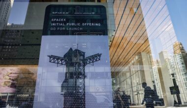 Morning Update: How Elon Musk becomes a trillionaire