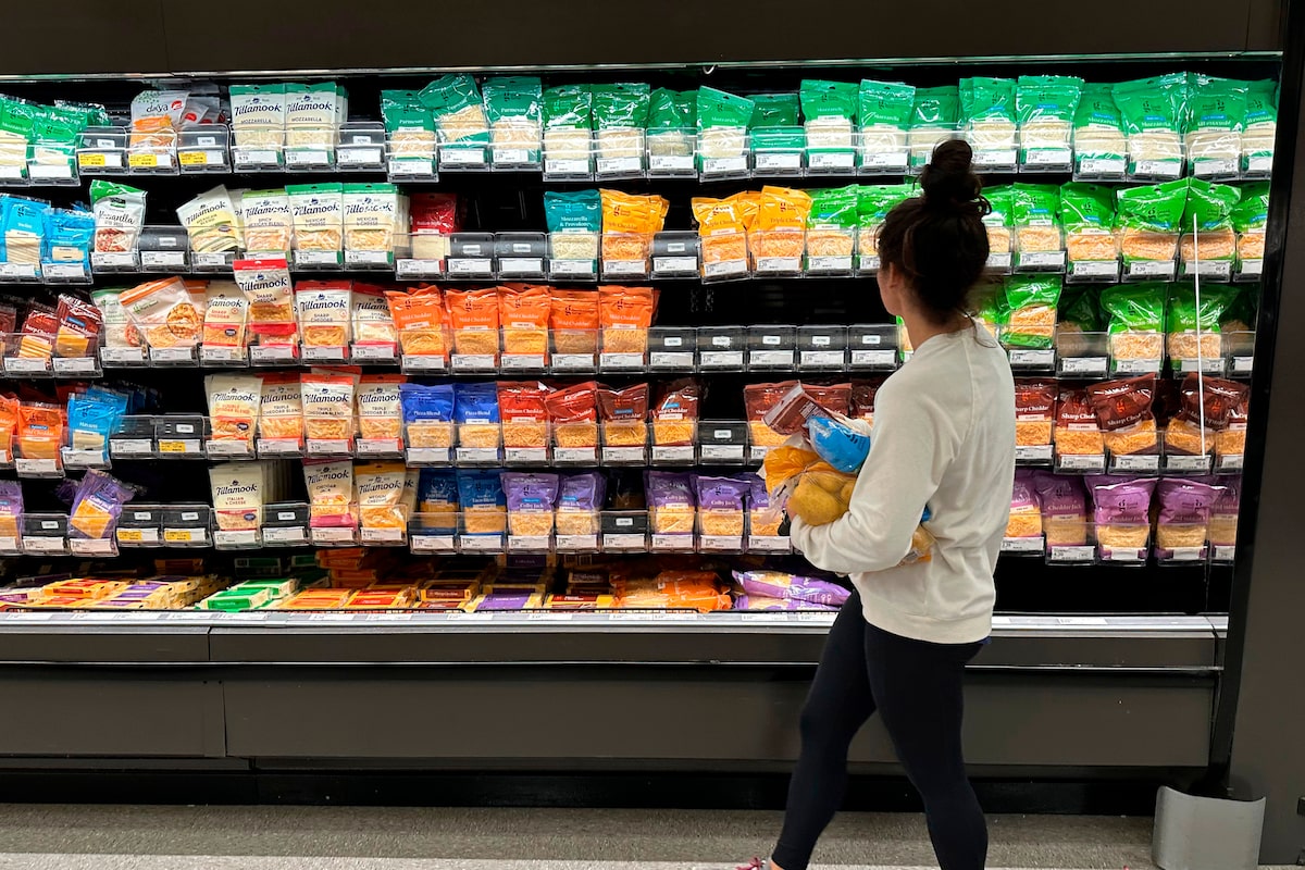 U.S. consumers’ savings buffer is gone. Can the stock market stay afloat?