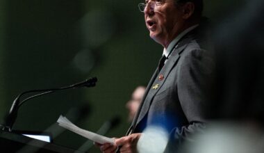 Indian Act: Senator, MP call on Ottawa to pass status law
