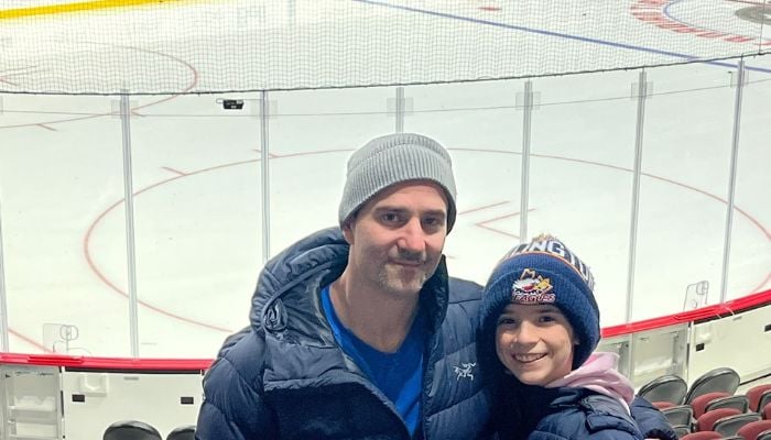 Oakville hockey community honours fallen Toronto police officer