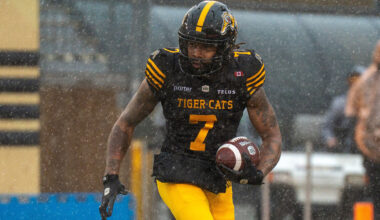Als sign returner/receiver Mario Alford