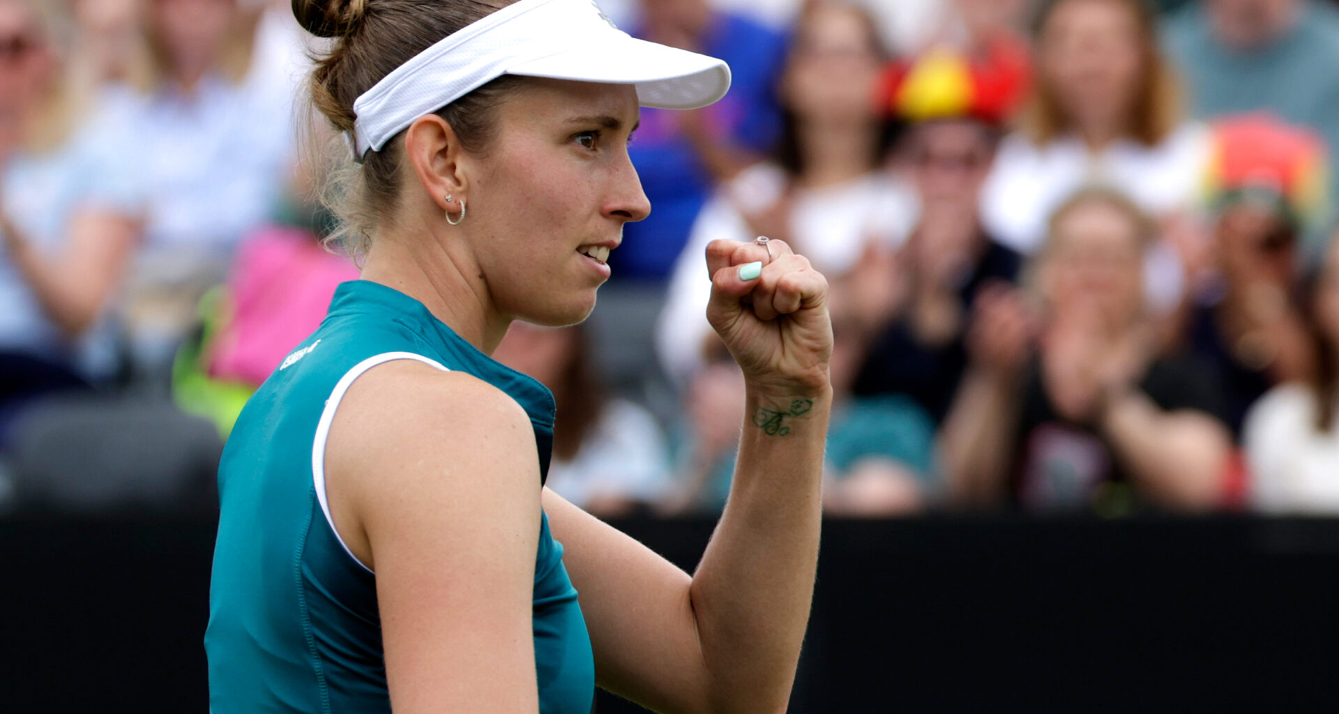 Mertens defeats Andreescu to open 's-Hertogenbosch title defense