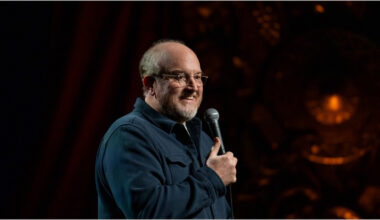 At Mark Twain Prize, Louis C.K. recalls Bill Maher's friendship after becoming an "outcast"