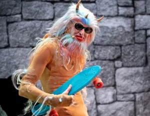 Drôle de Monstre! - MONTRÉAL COMPLÈTEMENT CiRQUE