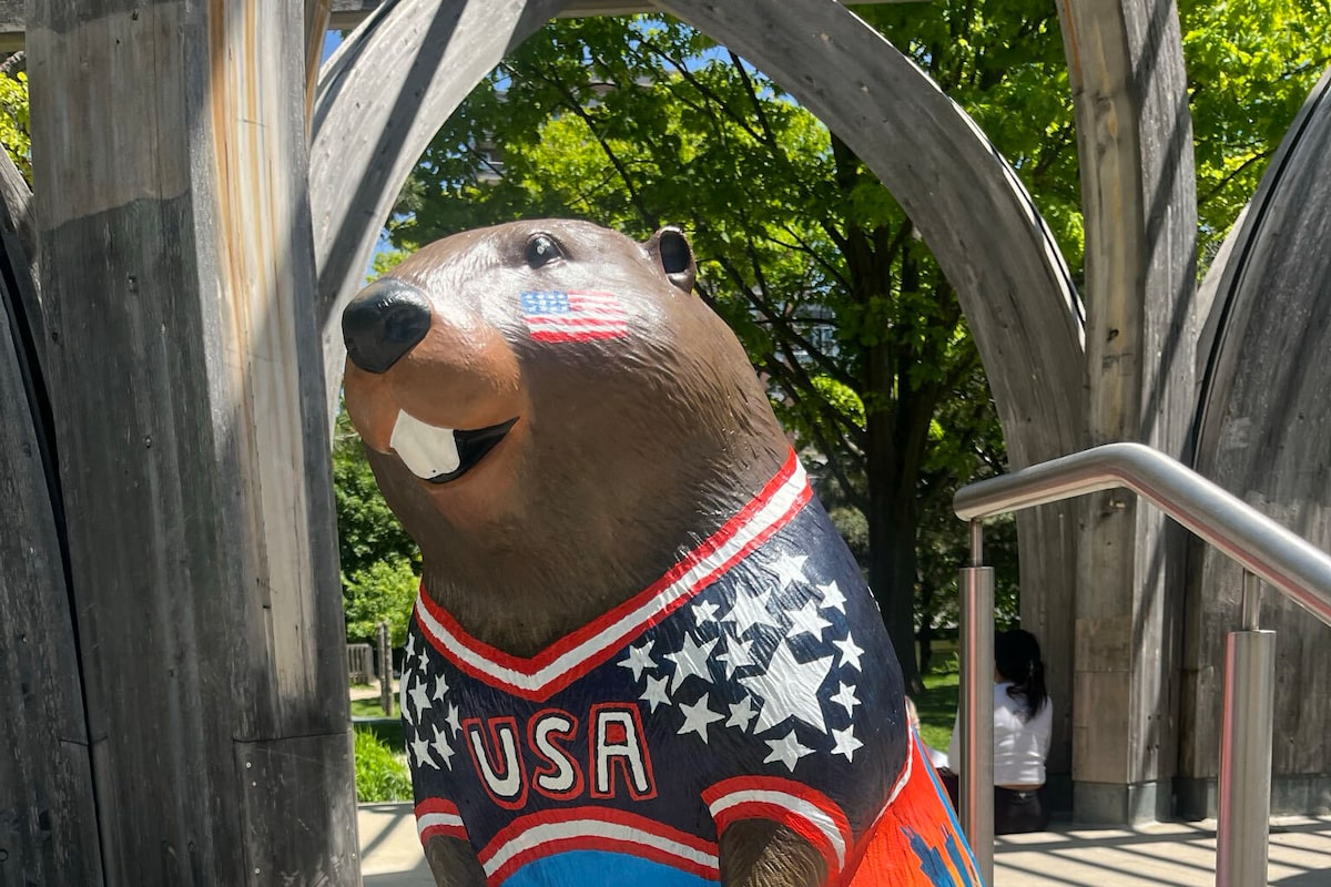 U.S.-inspired World Cup beaver vandalized in Toronto