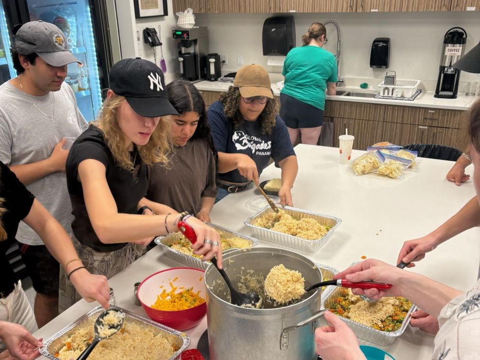 Trying to be like Jesus: Winnipeg young adults serve those in need