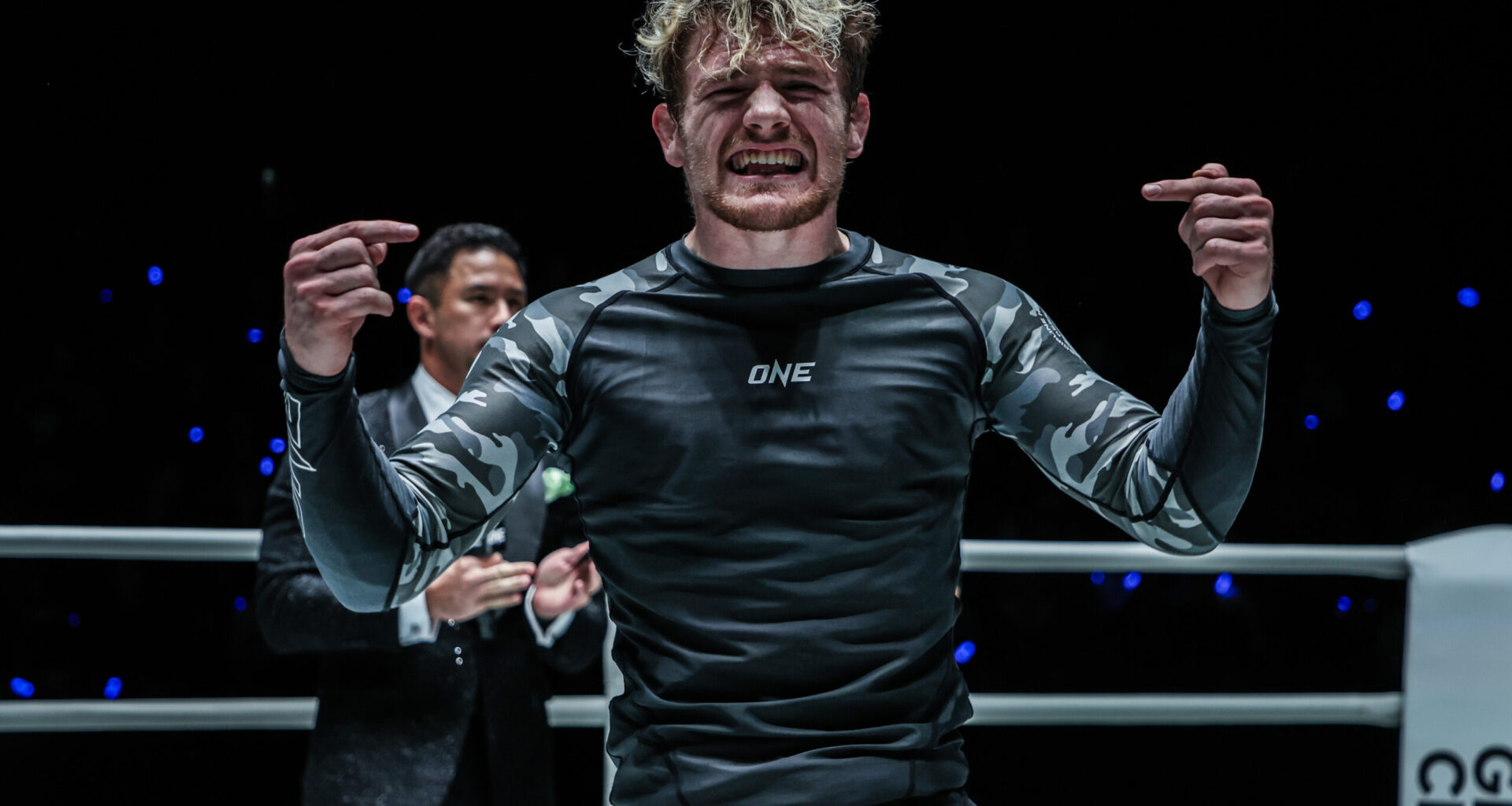 Owen Jones beats Fabricio Andrey at ONE Fight Night 44