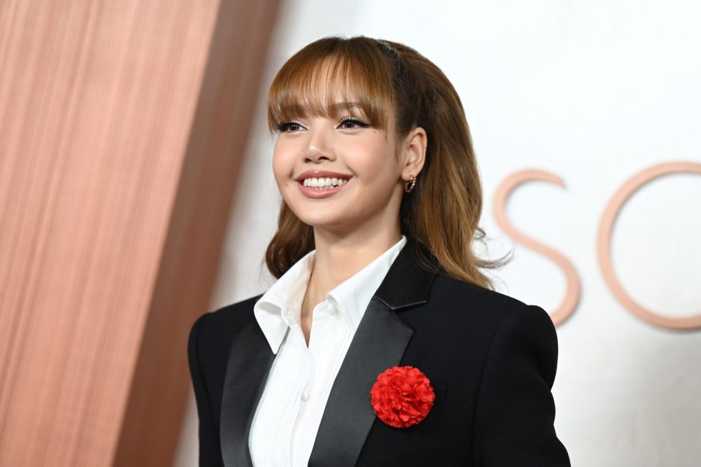 BLACKPINK's LISA Talks 2nd Solo Album & Being 'Twin Sisters' With ROSE