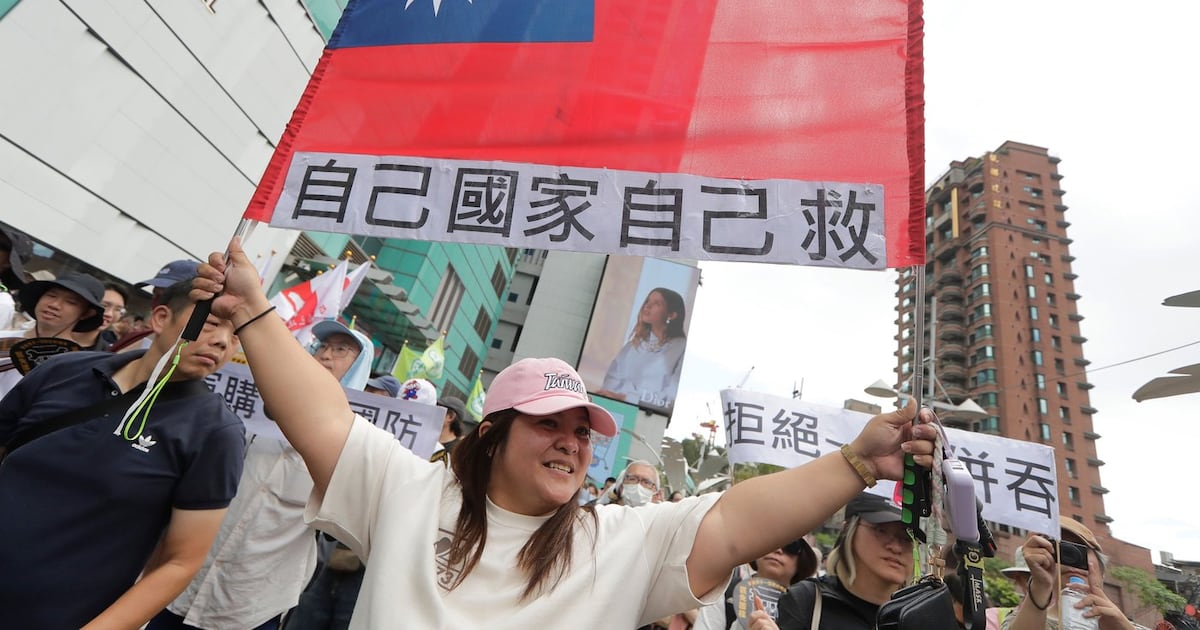 Canada delegation to Taiwan 'hurtful': China envoy