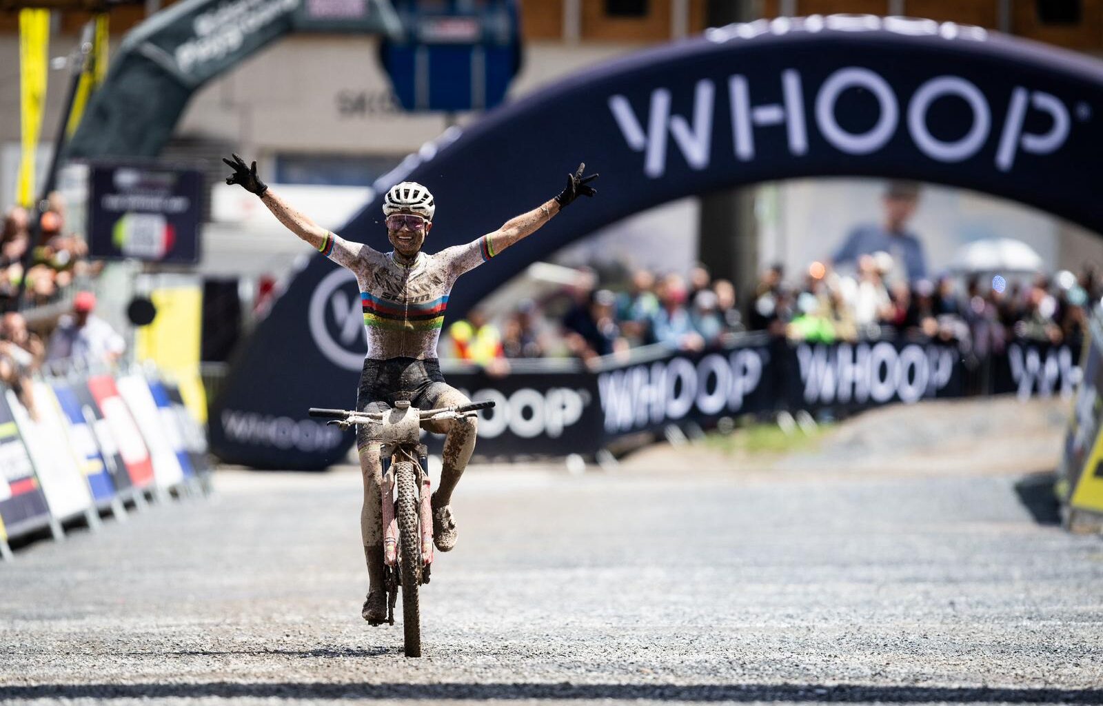 Rissveds dominates muddy Leogang XCO as Jackson crashes out