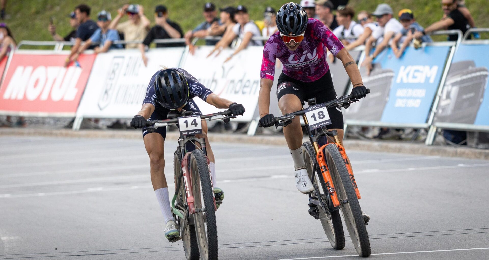 Alessandra Keller puts 32" wheels on the podium in their World Cup debut