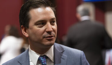 A chorus of cheers as CAQ abandons bill to create Quebec constitution