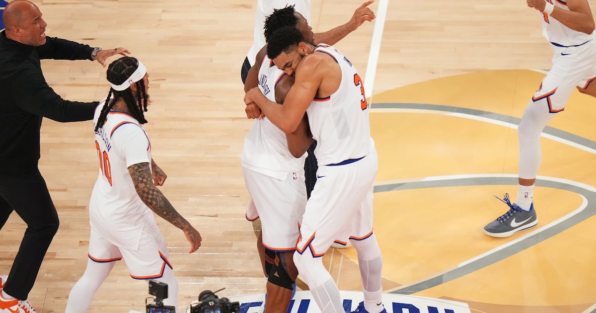 New York Knicks complete largest NBA Finals comeback in Game 4 to take commanding series lead over Spurs