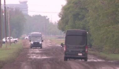 South Edmonton rural road used to bypass QEII a rutted, muddy mess: ‘It’s teeth-chattering’ - Edmonton