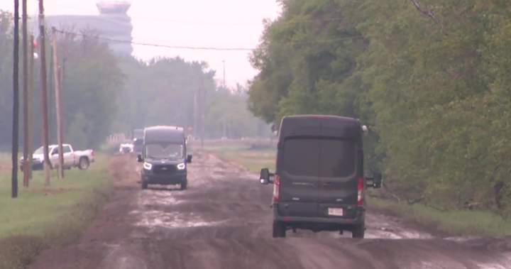 South Edmonton rural road used to bypass QEII a rutted, muddy mess: ‘It’s teeth-chattering’ - Edmonton