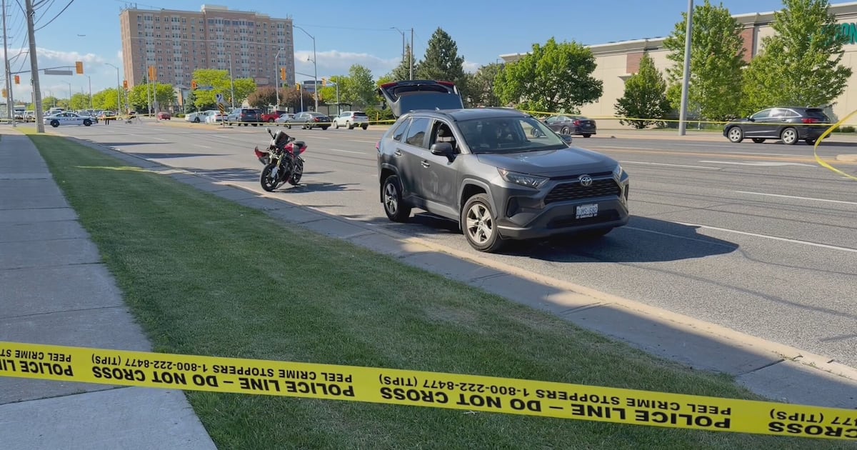 Man in life-threatening condition after Mississauga crash