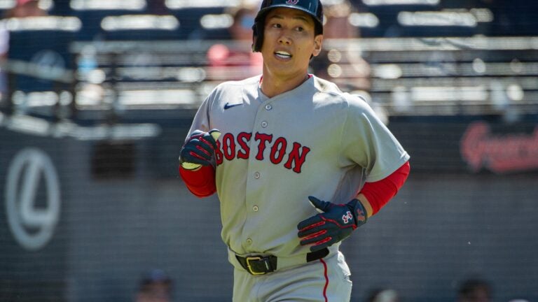 Red Sox break through with 6 runs in the 7th to defeat Guardians 9-4