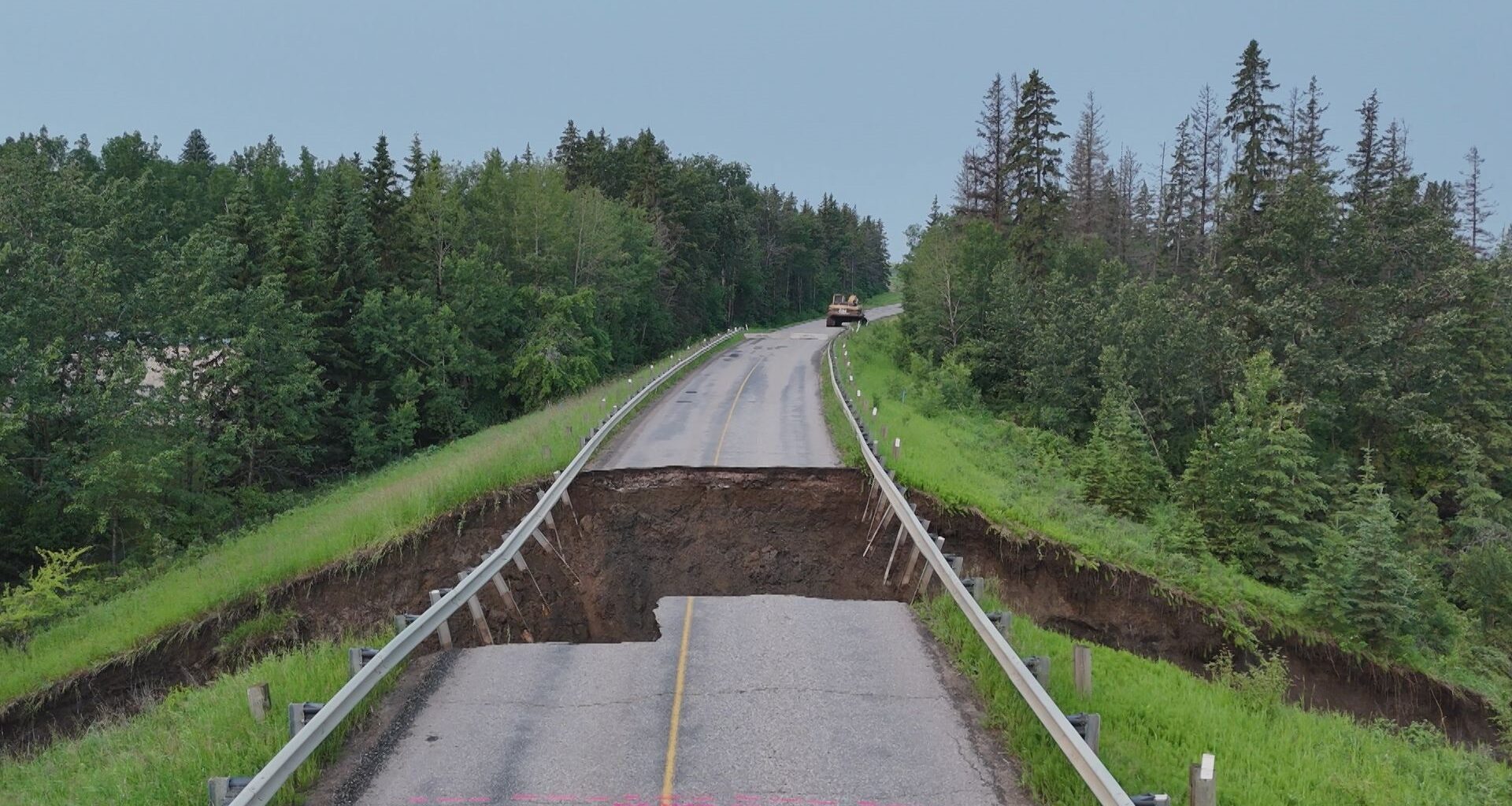 Heavy rain, flooding washes out road east of Edmonton