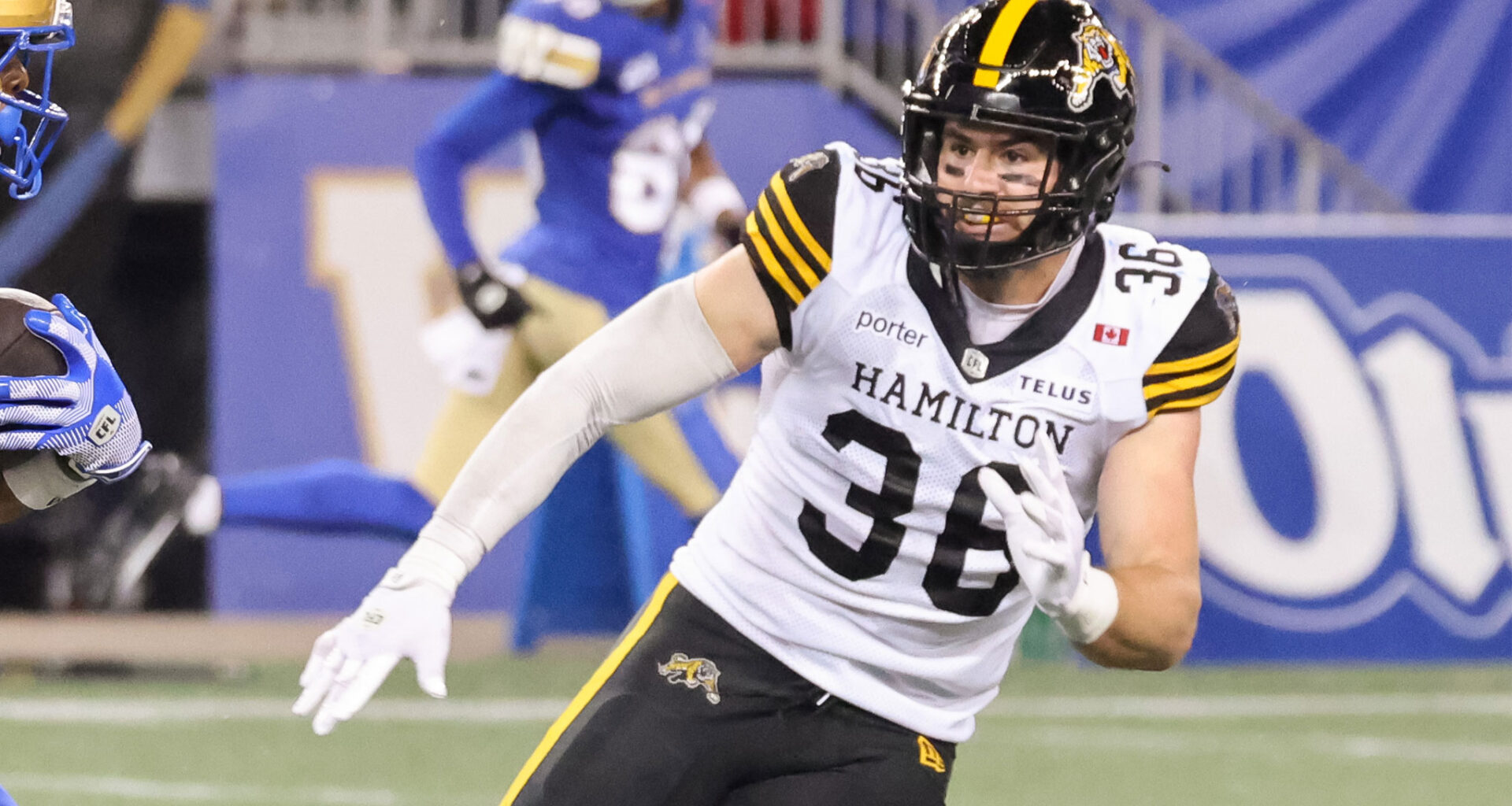 Ticats extend National linebacker Ryan Baker