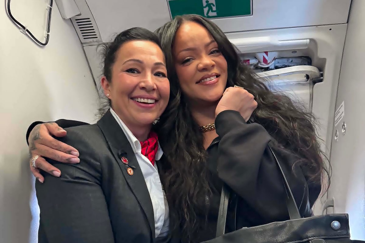 Rihanna receives gift of Mohawk beadwork from Air Canada flight attendant