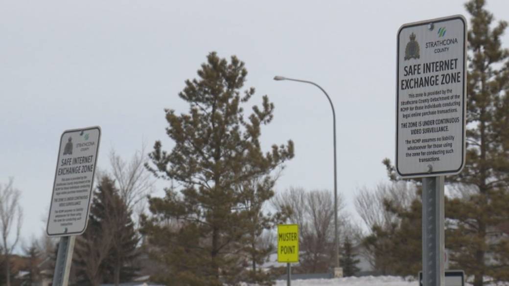 Click to play video: 'Edmonton police create safe space for online purchases'