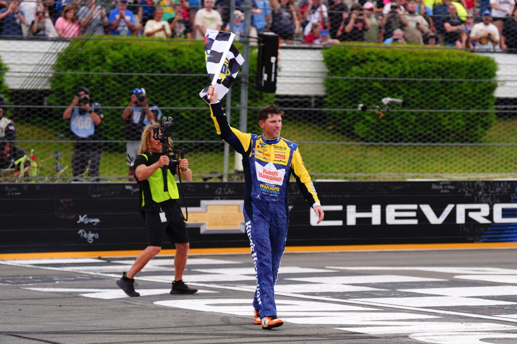 NASCAR AT POCONO: Hamlin seems to make history with every race – Scranton Times-Tribune