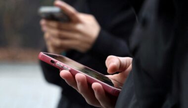 Ottawa planning social media ban for children under 16, source says