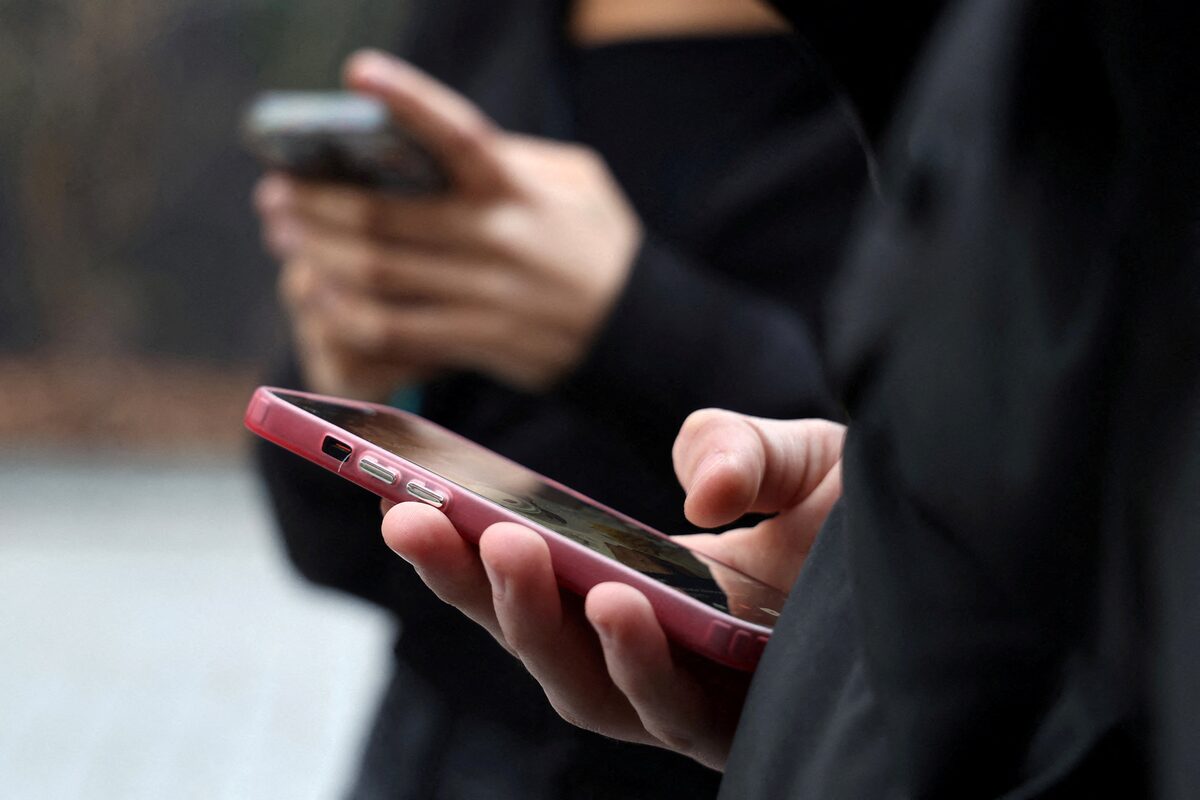 Ottawa planning social media ban for children under 16, source says