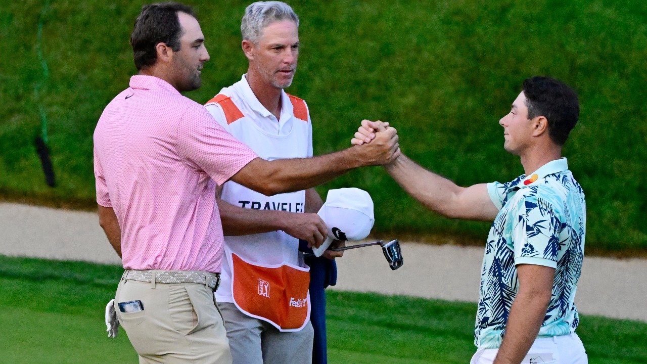 Scheffler makes clutch putt to force Monday playoff against Hovland in Travelers Championship