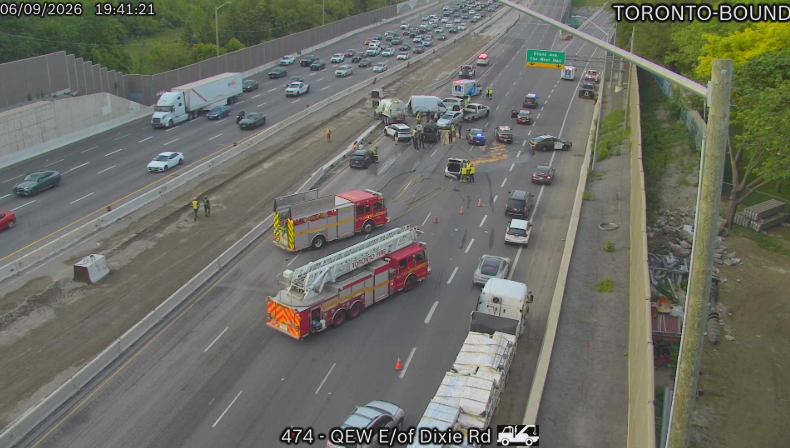 3 injured in six-vehicle crash on QEW near Dixie Road