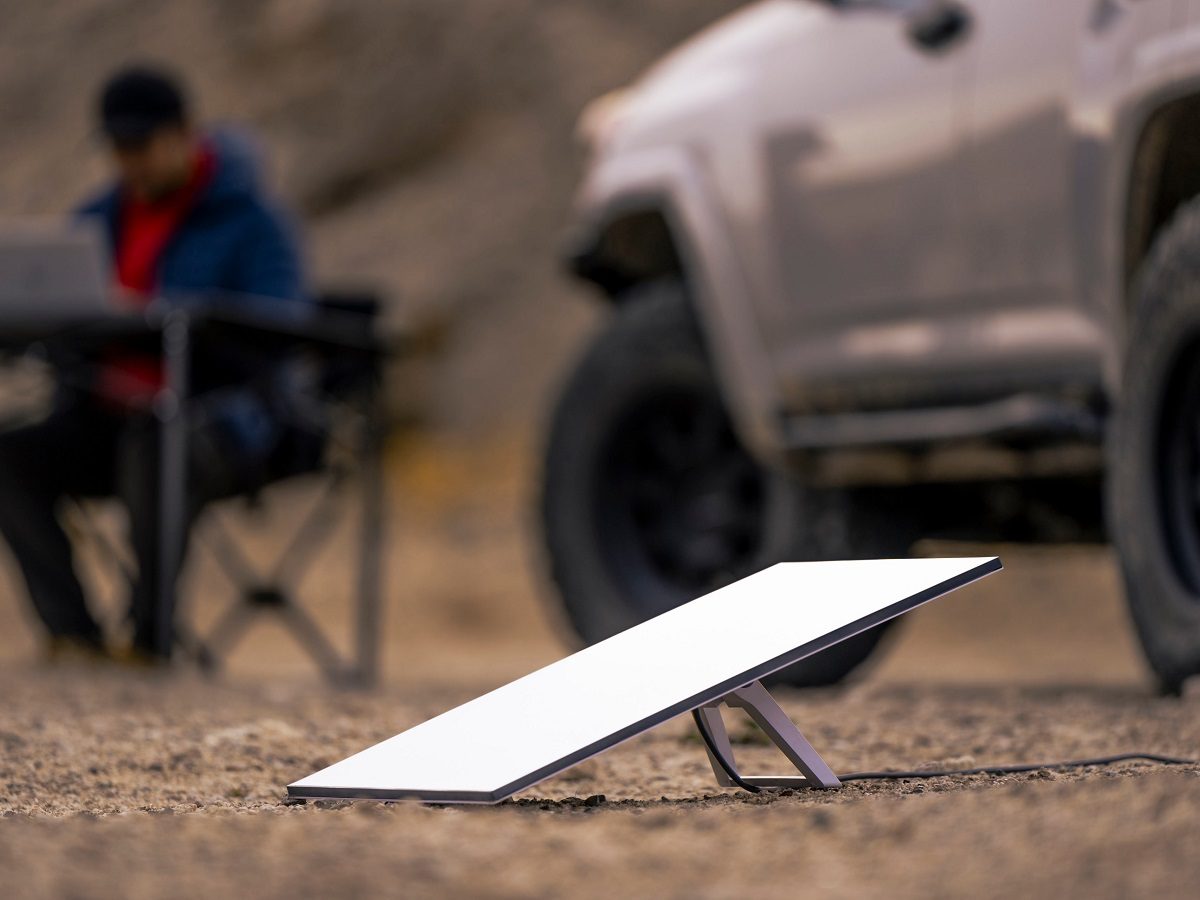 The Starlink Standard Kit in use outdoors.