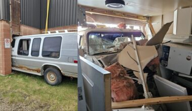 Van drives into Stony Plain daycare, west of Edmonton