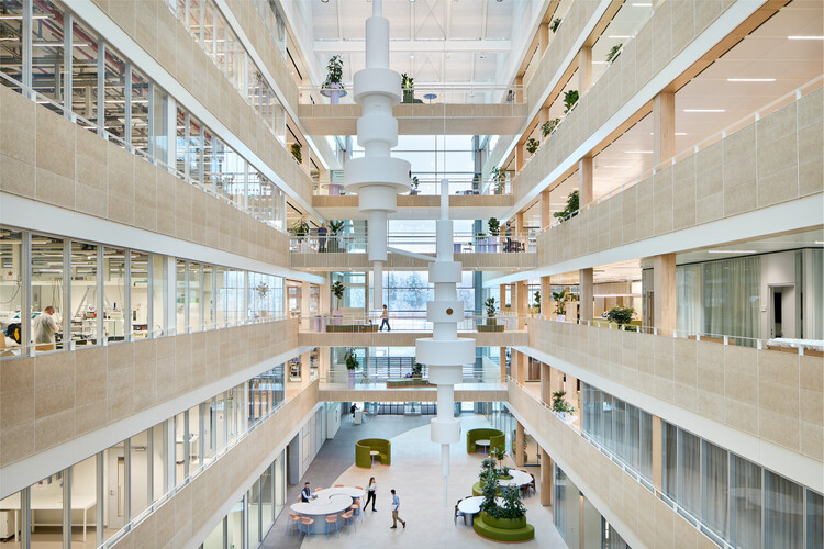 Roche Diagnostic Center Interior / Studio Alexander Fehre - Image 1 of 27