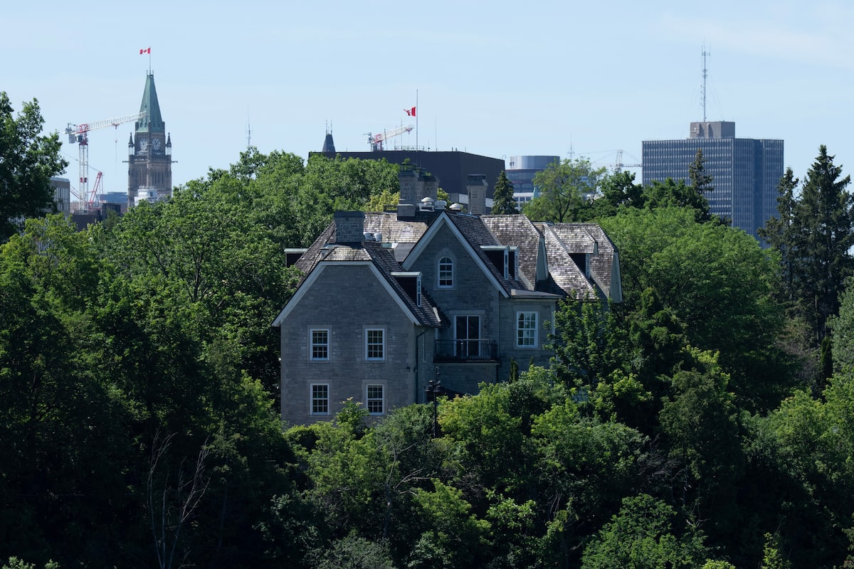 Ottawa launching competition to find firm to rebuild 24 Sussex, sources say