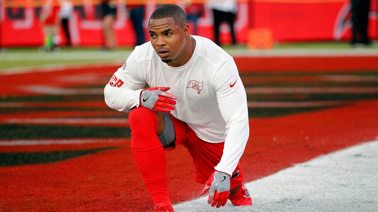 Doug Martin's parents sue Oakland over former NFL star's death in custody