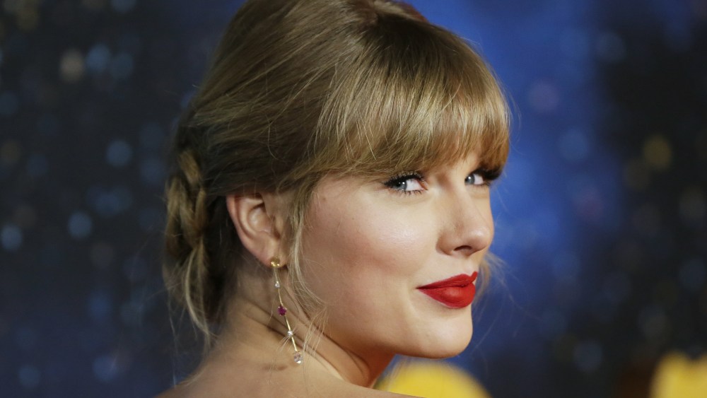 Taylor Swift's Net Worth Is Now $2 Billion